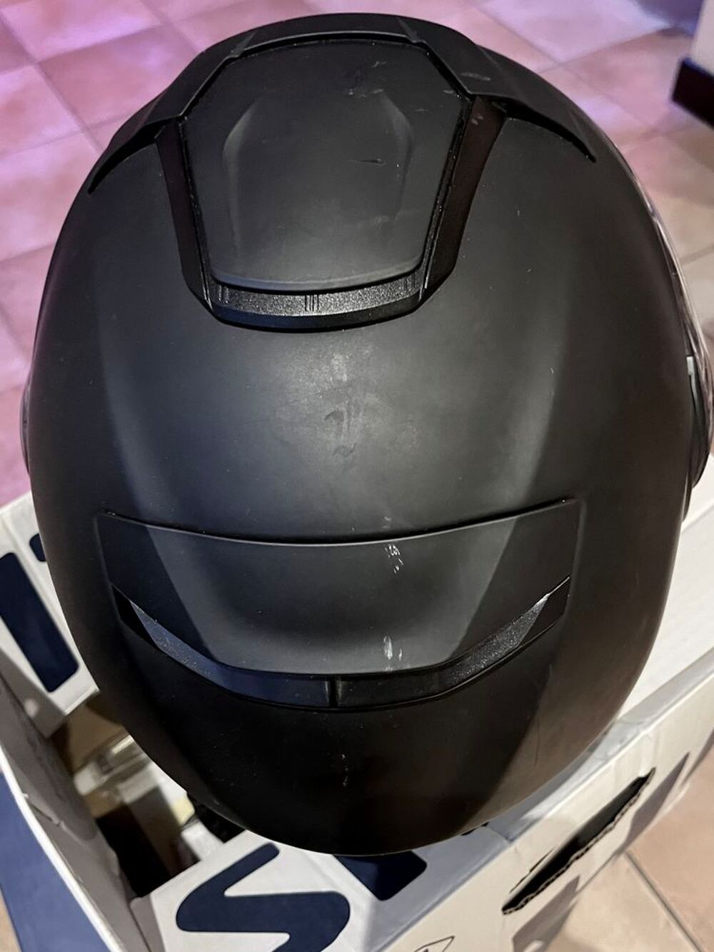 2 casques de moto SHOEI M et S avec intercom Sports