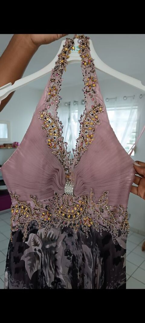 Robe de gala porte 1 fois 150 Petit-Bourg (97)