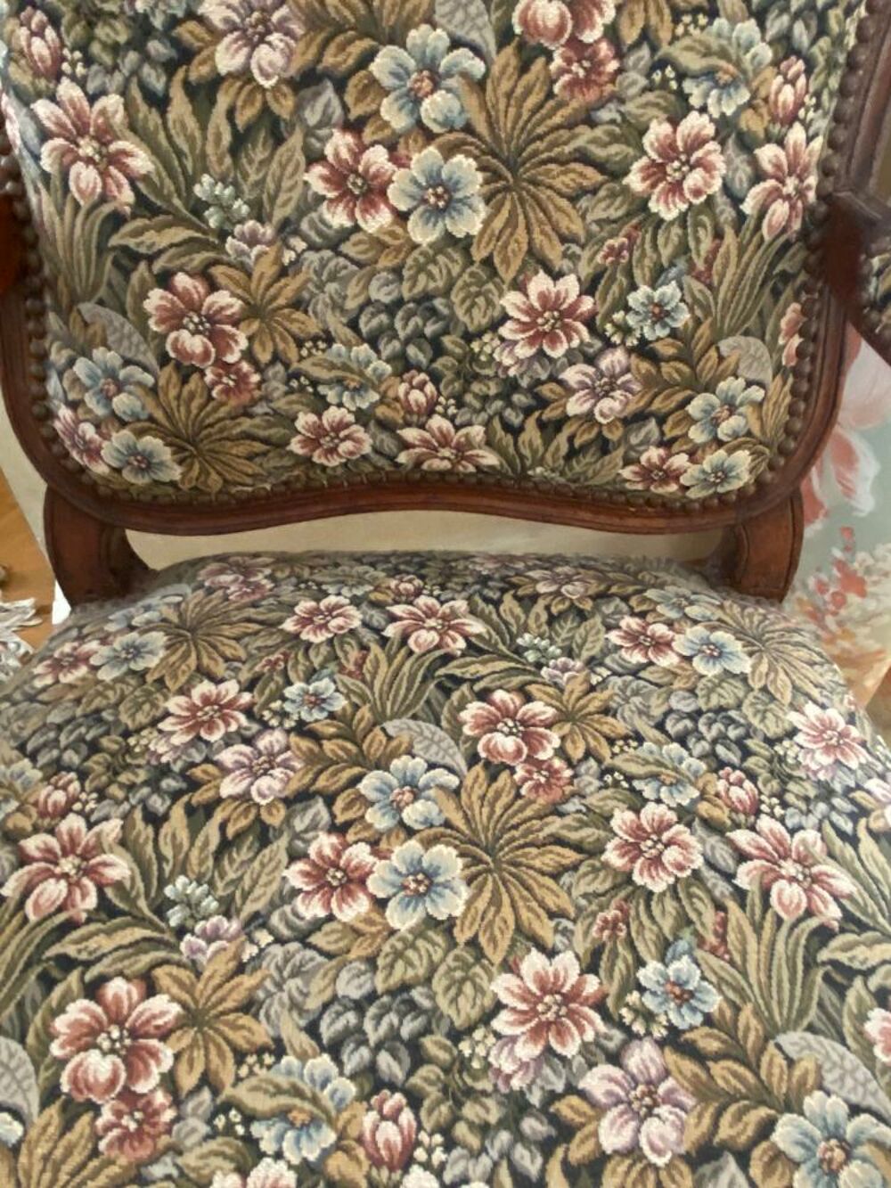 TR&Egrave;S BEAU FAUTEUIL Meubles