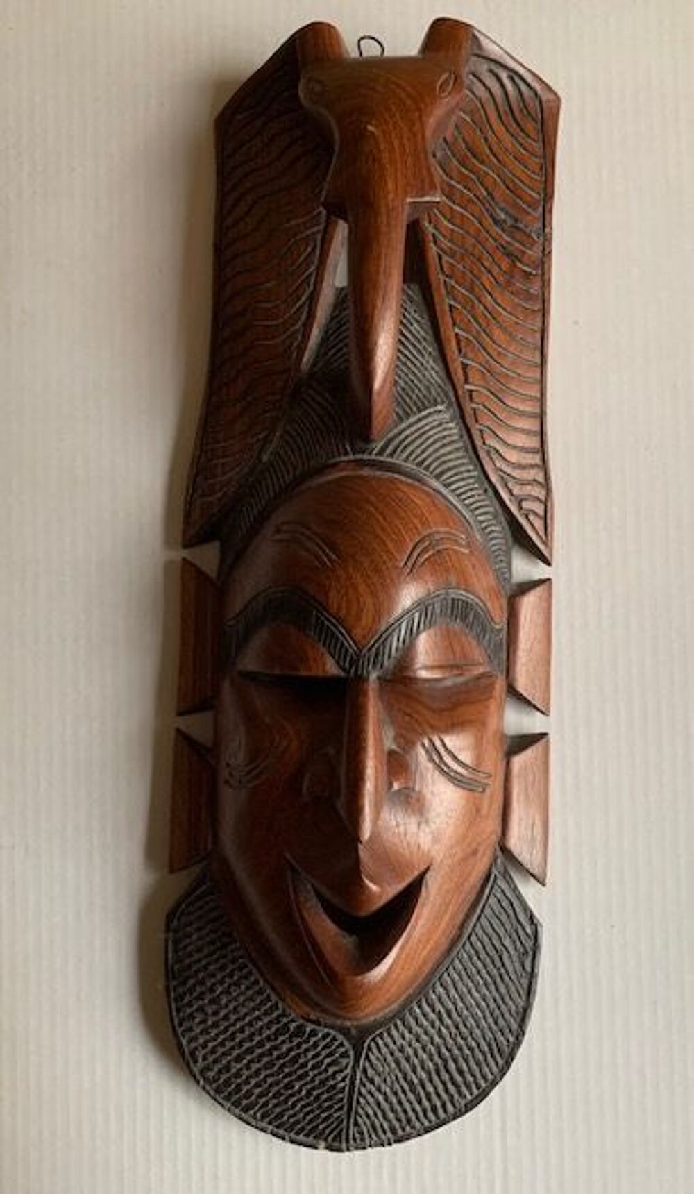 3 Masques africains en bois sculpt&eacute; Décoration