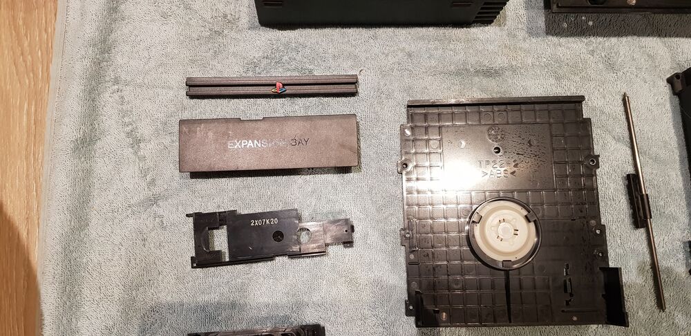 PS2 FAT SCPH39004 lot pi&egrave;ces d&eacute;tach&eacute;s divers Consoles et jeux vidéos