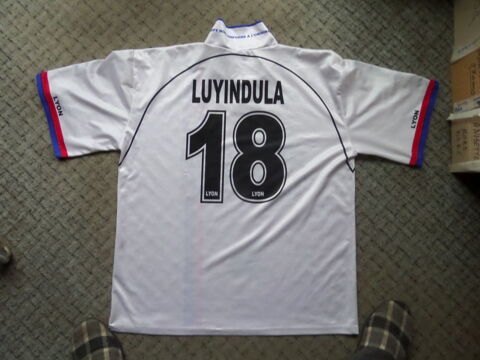 maillot de LUYINDULA a L OLYMPIQUE LYONNAIS 15 Lyon 8 (69)