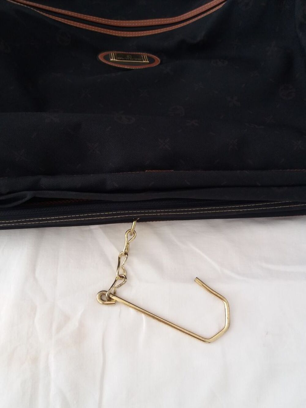HOUSSE DE TRANSPORT POUR VETEMENTS Maroquinerie