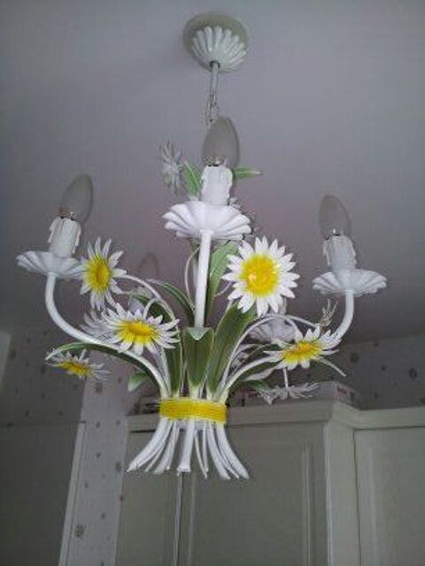 Lustre en m�tal blanc motifs floraux jaunes et verts 40 Caen (14)