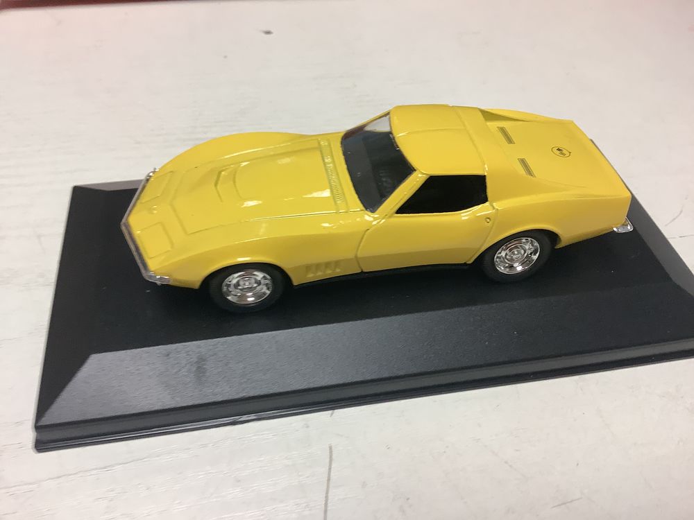 CHEVROLET CORVETTE 1968 1/43 voiture miniature 