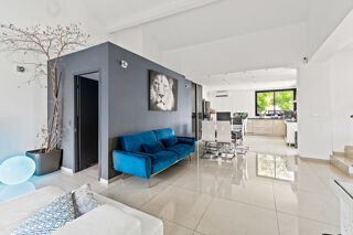  Maison  vendre 7 pices 220 m