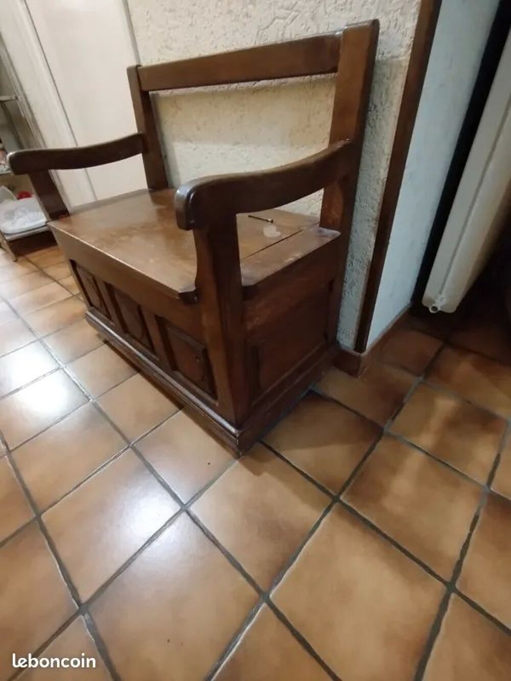Banc coffre en ch&ecirc;ne
Meubles