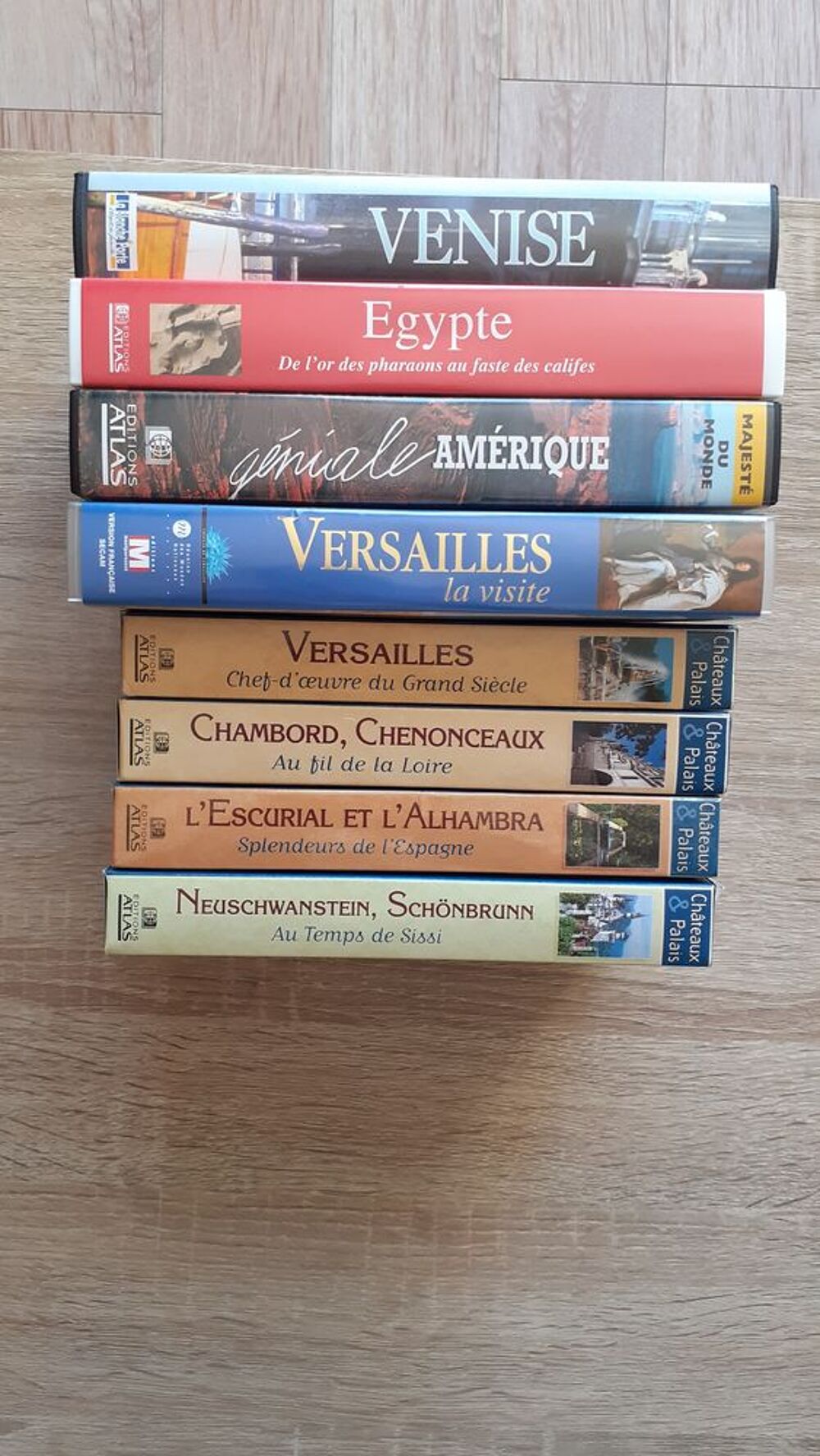 8 Cassettes VHS diverses (Versailles, etc... )
Photos/Video/TV