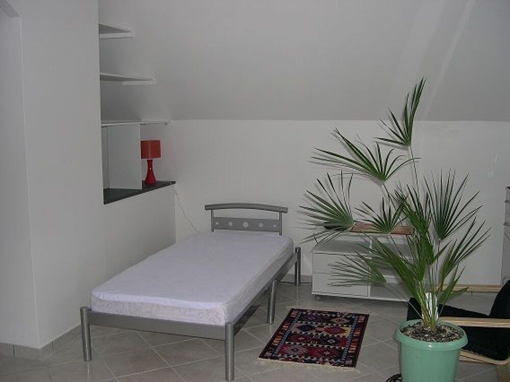 Location Appartement Studio, uniquement pour étudiant(e) Saint-max