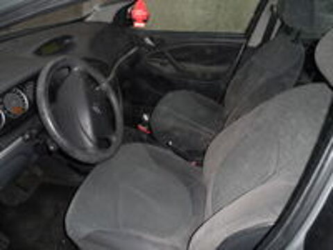 C5 1.6 HDi 110 FAP 2005 occasion 69720 Saint-Laurent-de-Mure
