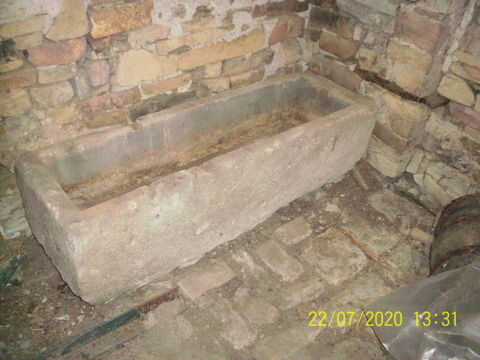 auge ancienne en pierre 200 Villacourt (54)
