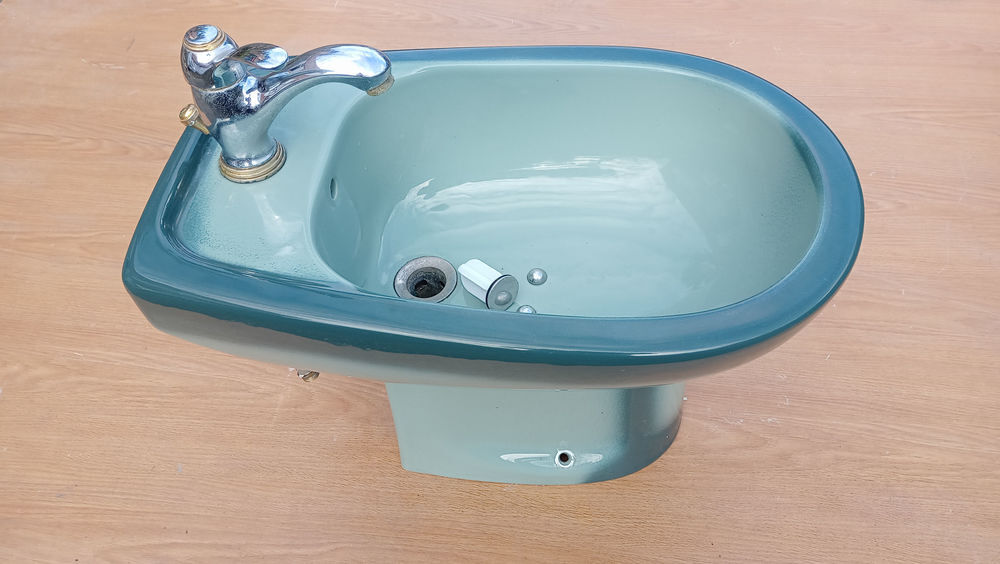 BIDET DE SALLE DE BAIN Meubles