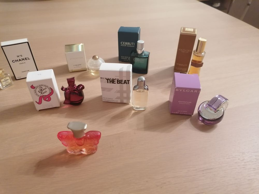 Collection de 7 mignonettes de parfum 