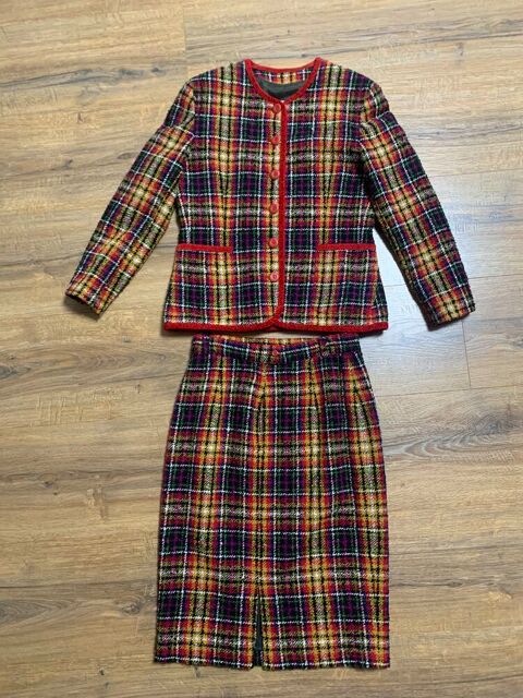 Ensemble  Jupe + veste  femme      SYM    Saleilles (66)