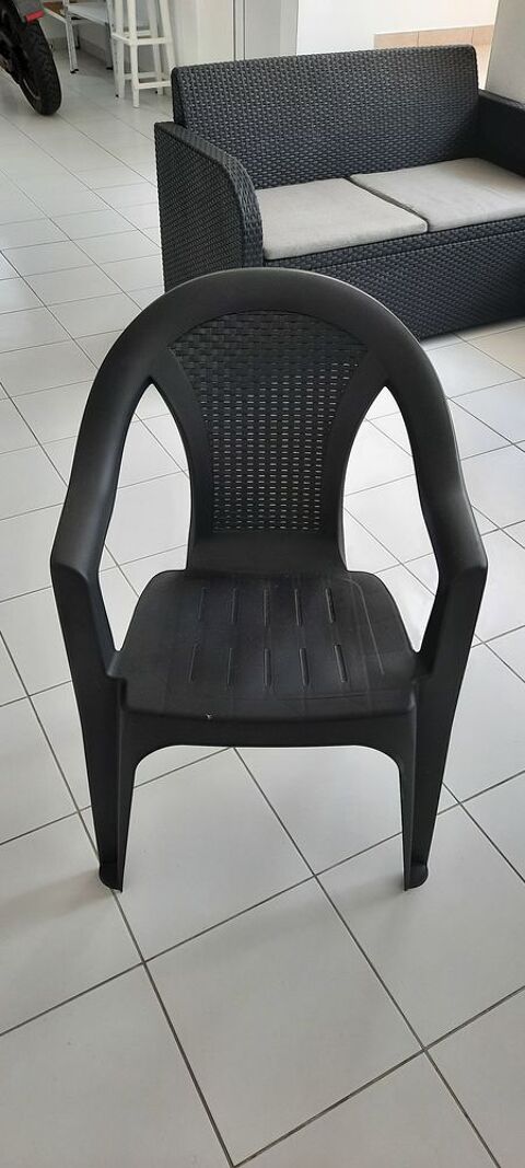 de 4  chaises pvc gris anthracite neuve 
12.5e pièce 12.5 Le Morne-Rouge (97)