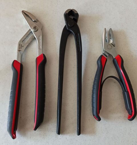 Lot de 3 pinces neuves Facom neuves Beuvrages (59)
