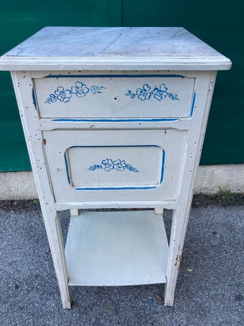 Petit meuble étagère ancienne avec porcelaine marbre blanc 50 Nice (06)