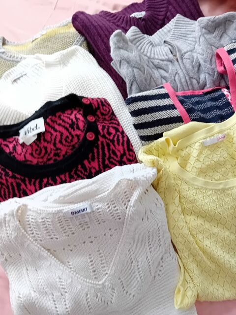 Lot de vêtements par lot de 3 à 5kg taille 46 Christine laur 12 Dammarie-les-Lys (77)