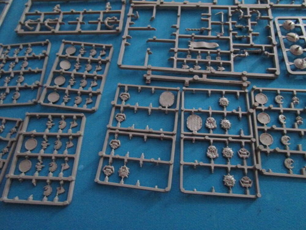 FIGURINE JEU DE ROLE"GAMES WORKSHOP" LOT JR22G 
