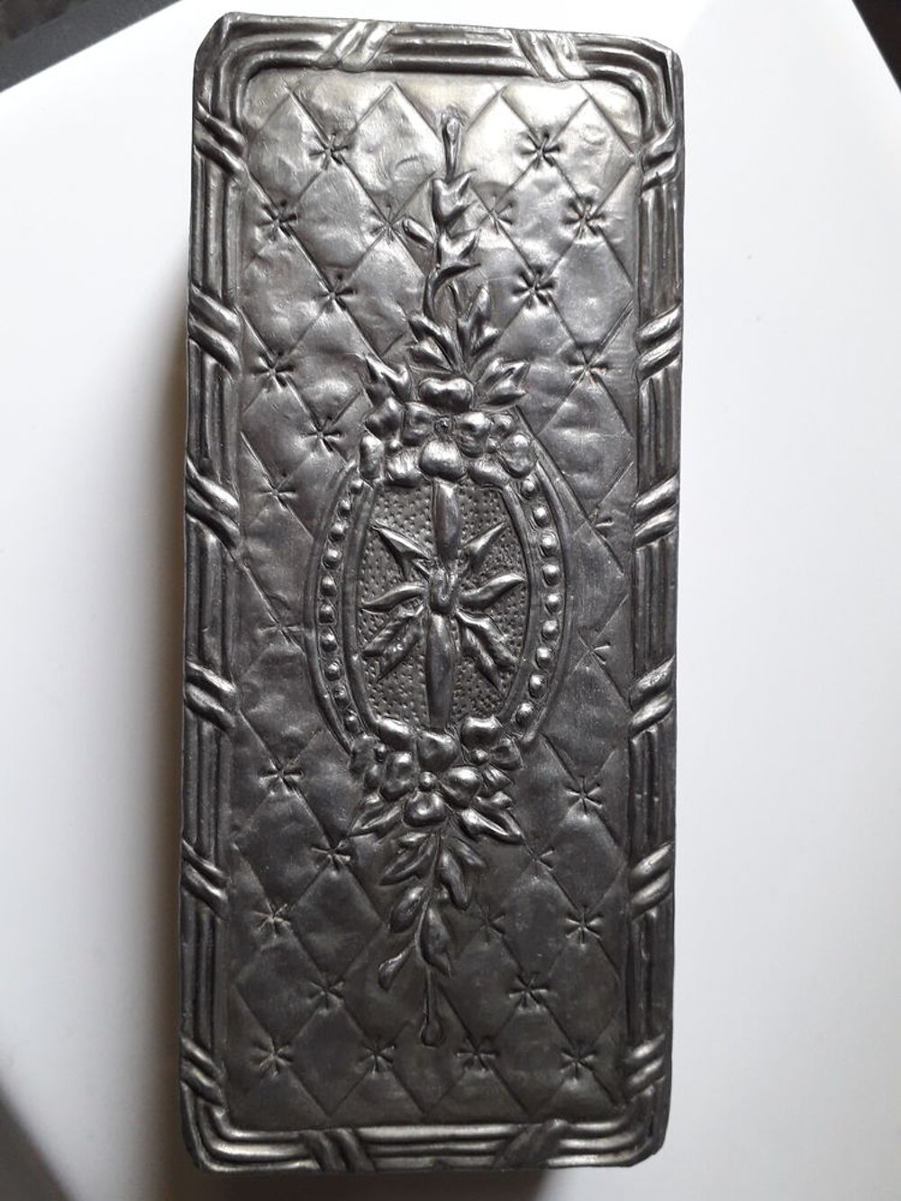 Ancienne bo&icirc;te &agrave; timbre en bois et m&eacute;tal 