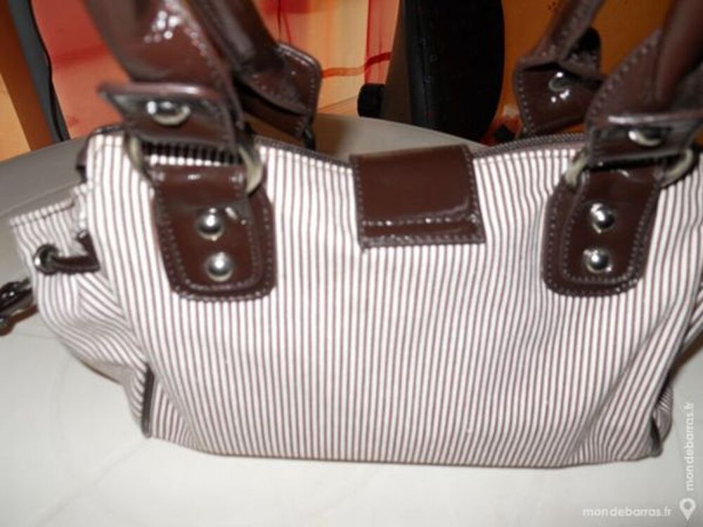 Joli petit sac &agrave; mains marron Maroquinerie