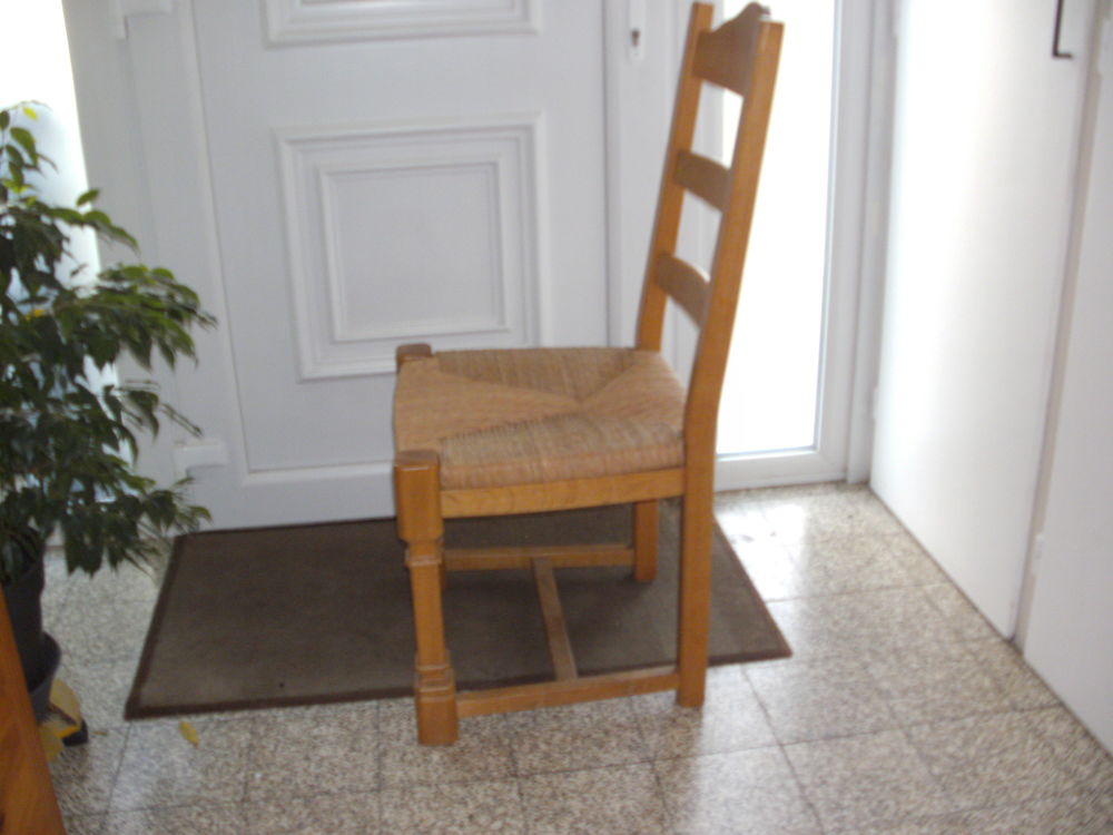 CHAISES DE SALLE A MANGER OU CUISINE 
EN CH&Ecirc;NE BOIS MASSIF Meubles