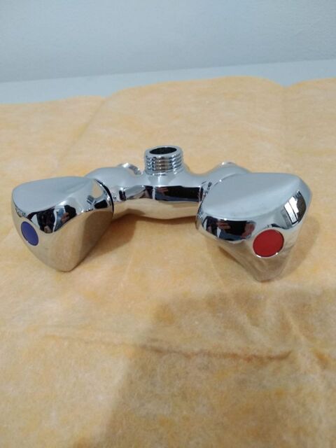 Mlangeur mural en applique 18 Saint-Mand (94)