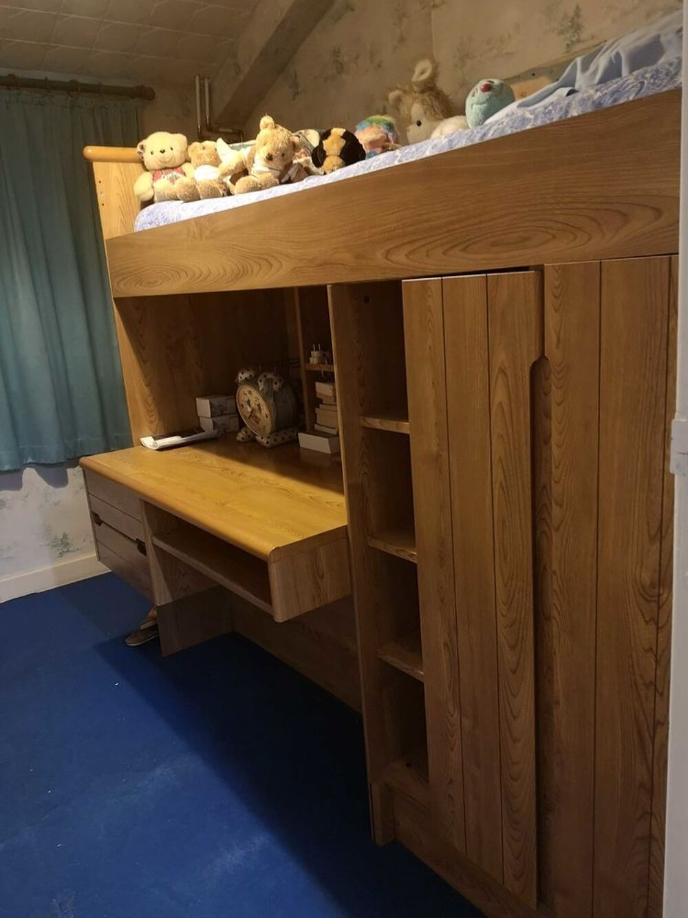 lit Gautier avec bureau et armoire hauteur 1m60 largeur 0m95 Meubles