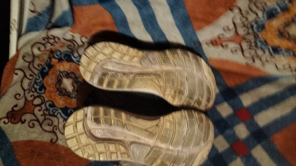 Basket Tokyo Asics gel flytefoam pointure 40 tr&egrave;s bon &eacute;tat Chaussures