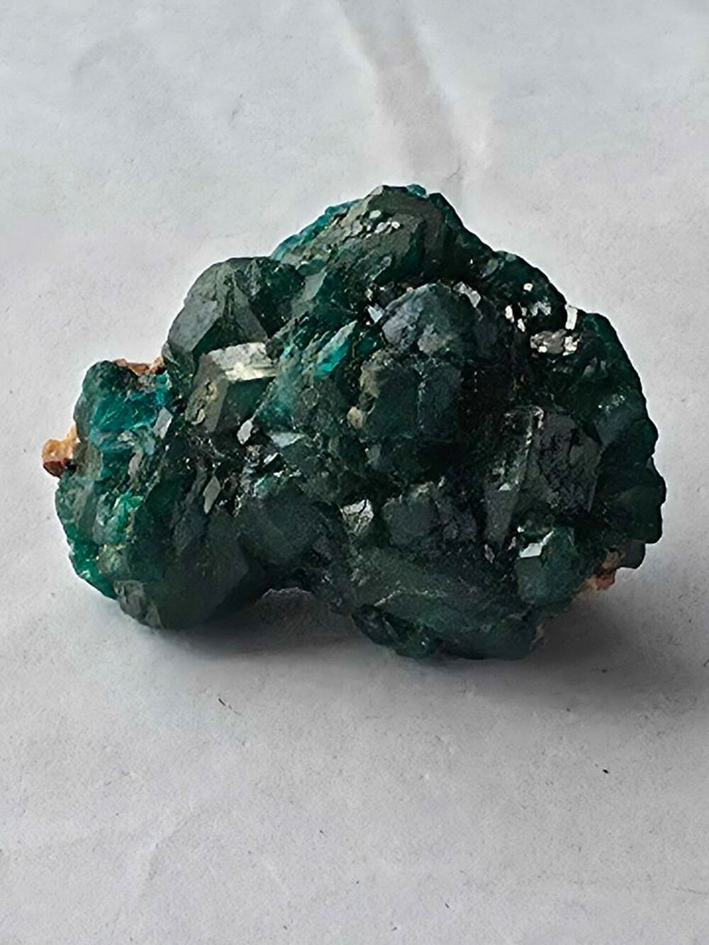 Dioptase brute sur matrice-Vert &eacute;meraude intense-38g 