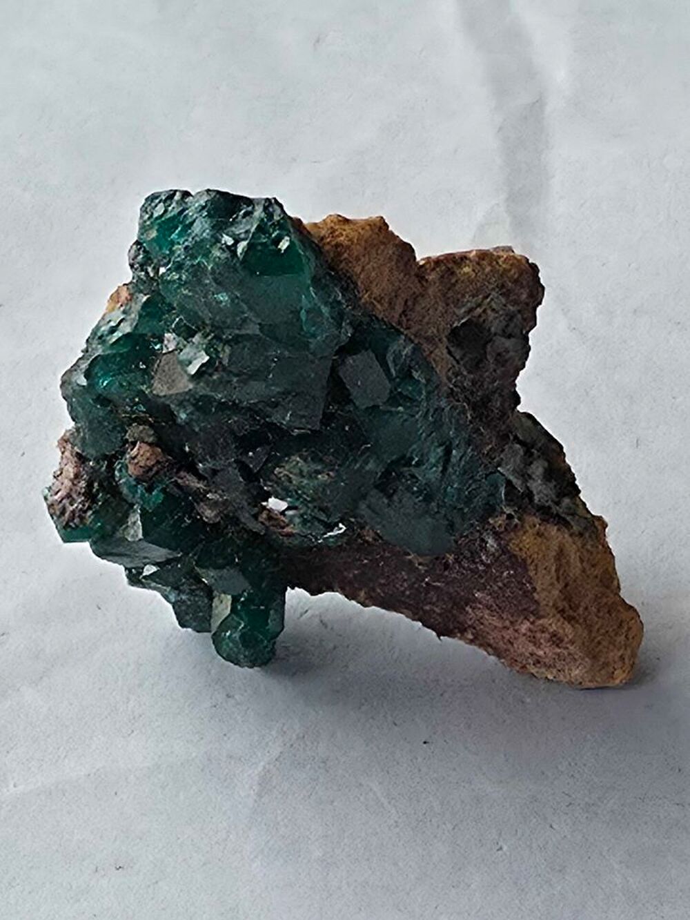 Sp&eacute;cimen Dioptase brute naturelle-Cristaux vert &eacute;meraude 