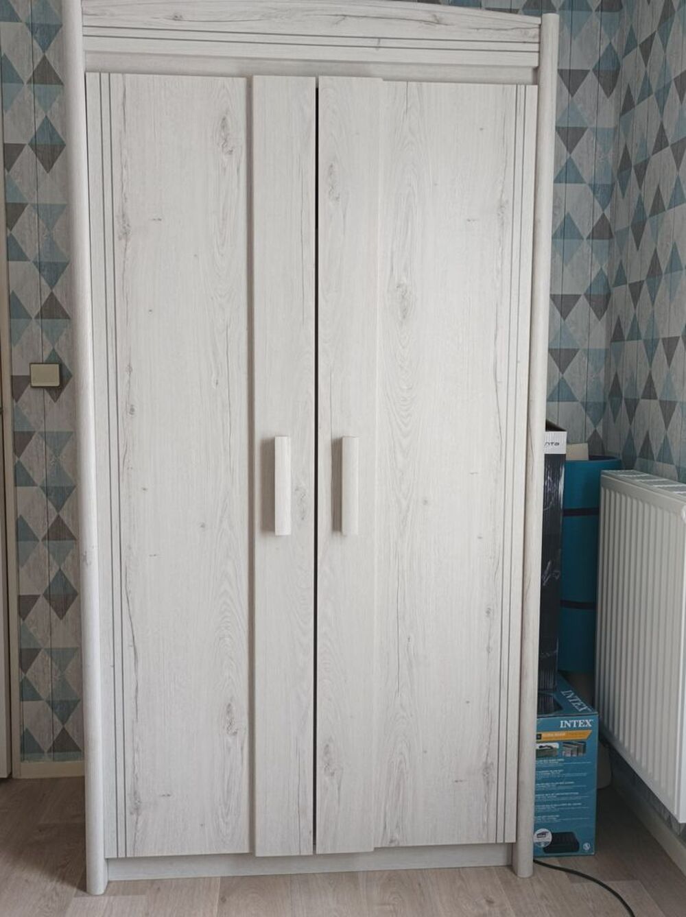 Ensemble ARMOIRE/LIT/SOMMIER /MATELAS/TABLE DE CHEVET Mobilier enfants
