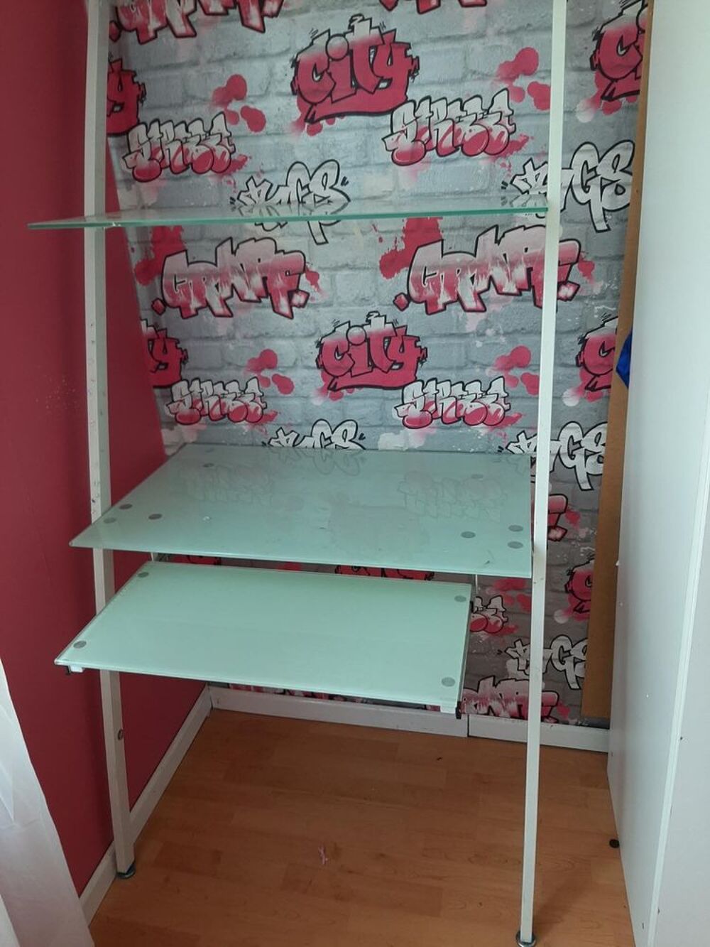 bureau en verre 
Meubles