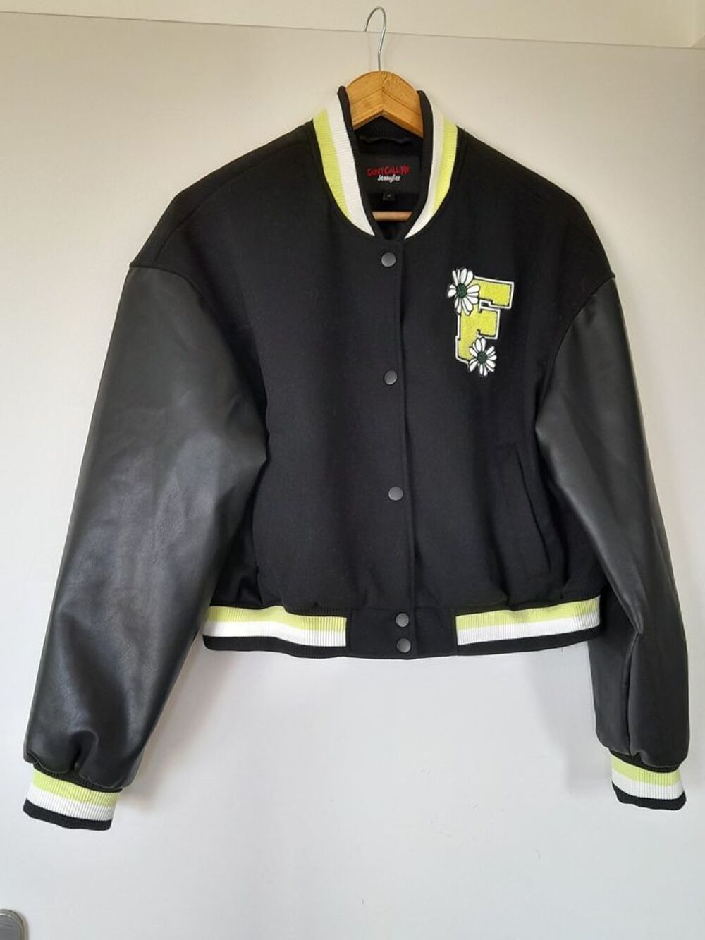 Blouson court pour femme neuf Vêtements