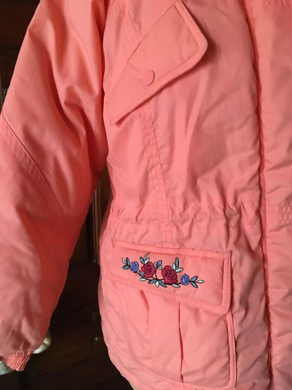 Tr&egrave;s. Jolie doudoune 14ans taille neuve couleur p&ecirc;che Vtements