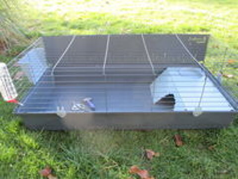   cage 123 cm , �tat neuf, tout �quip�e 