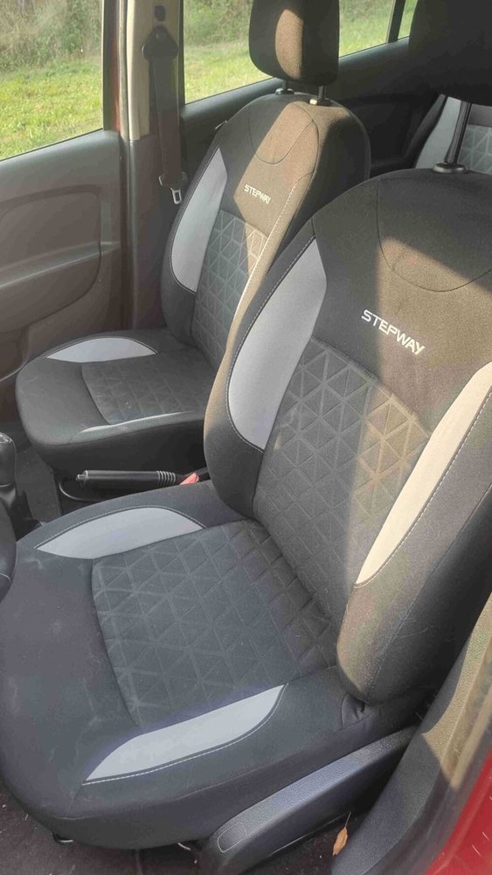 Sandero dCi 90 Laur&eacute;ate 2015 occasion 69700 Givors