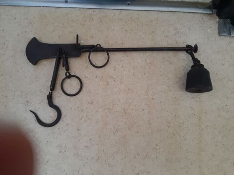 BALANCE ANCIENNE AVEC POIDS 40 Saint-Sauves-d'Auvergne (63)