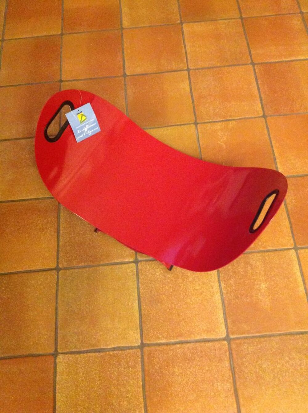 Porte b&ucirc;ches couleur gris neuf design acier rouge Décoration