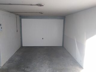  Parking / Garage à louer 17 m² Thiers
