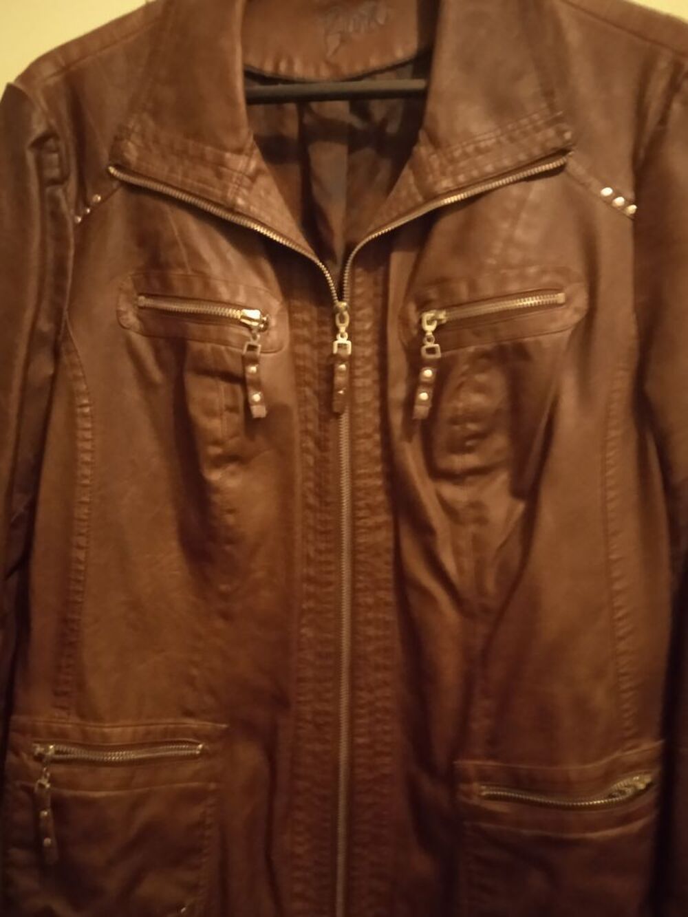 Blouson femme cuir v&eacute;ritable bordeaux m&acirc;t. Vêtements
