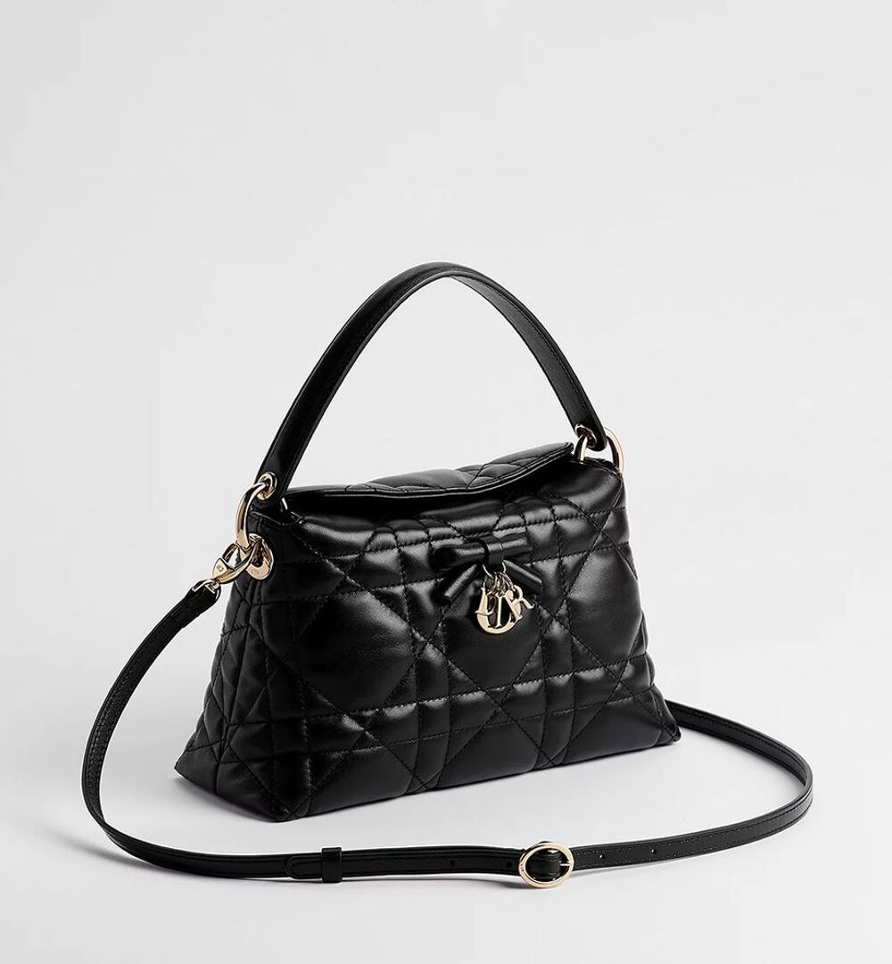 Mini sac Top Handle Adiorable
Cuir d'agneau Macrocannage noi Vêtements