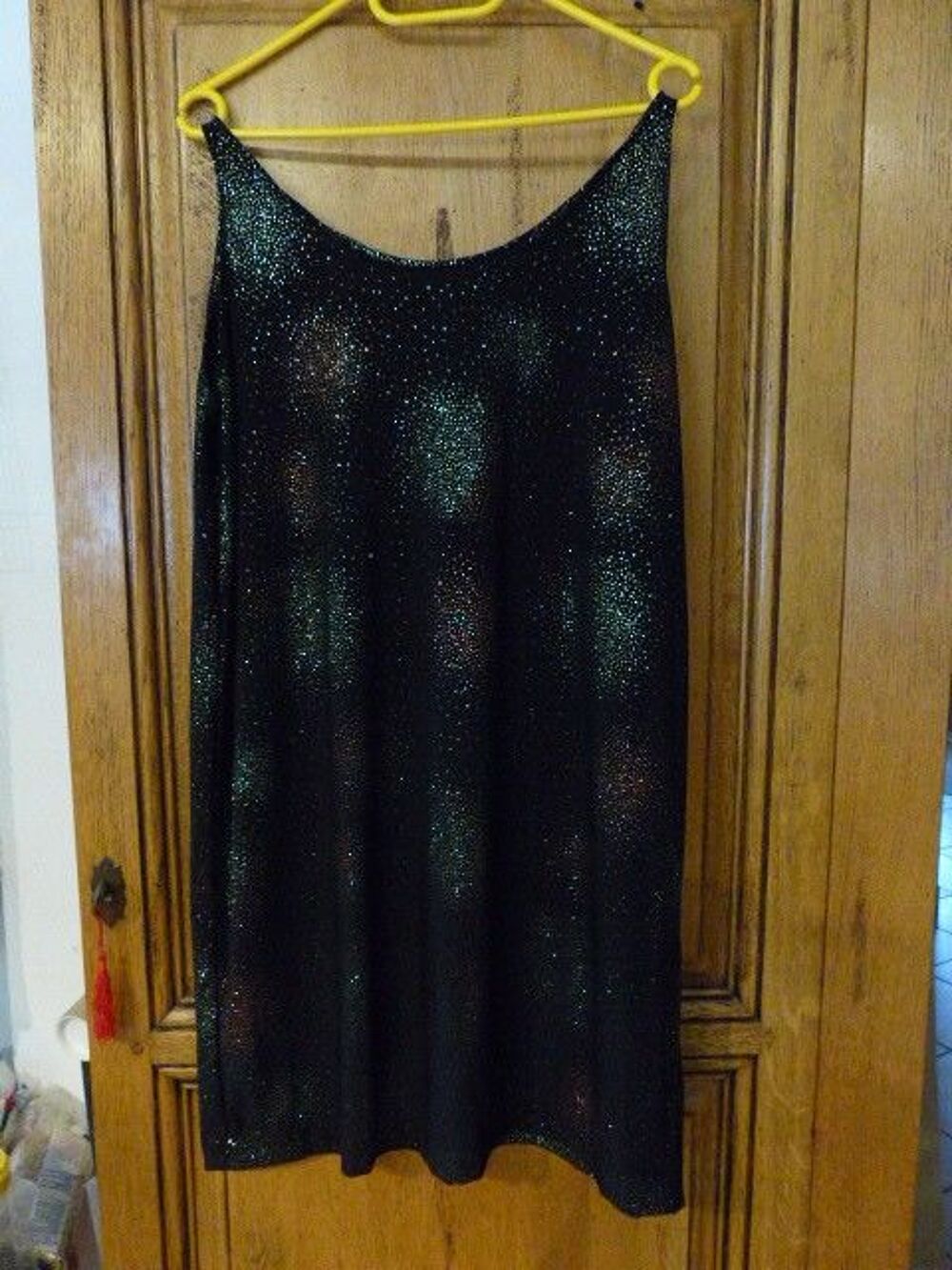 robe noire midi a paillette neuve Vêtements