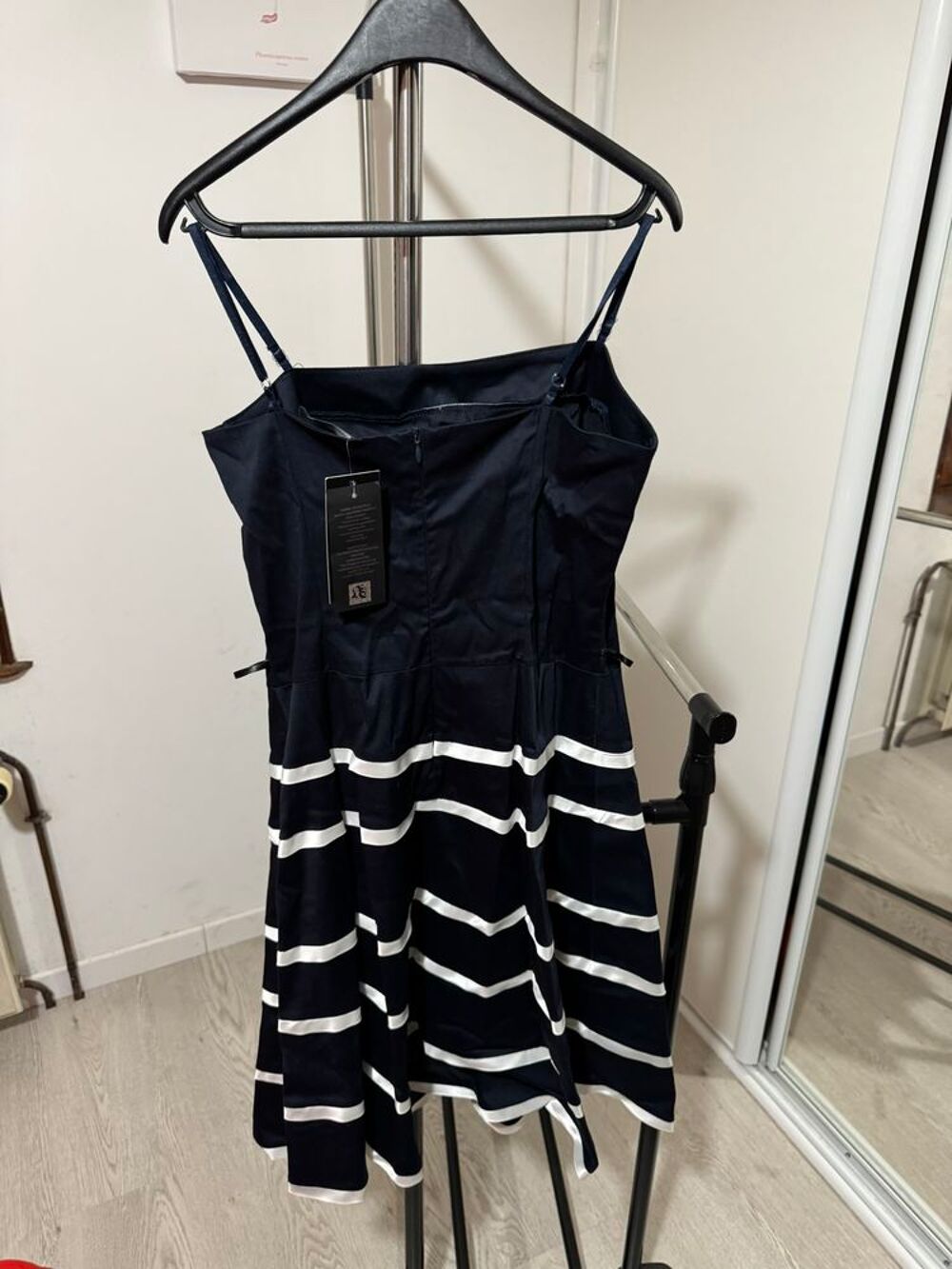 ? Robe Rinascimento ? Bleu marine &amp; blanc ray&eacute; ? NEUVE Vêtements