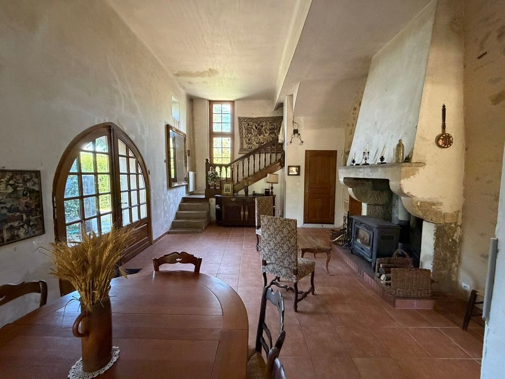 Vente Propriété/Château 450 000 € Belle propriété de 3 logements de 150m2 chacun. Saint-sulpice