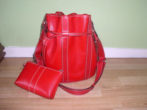 Sac besace LANCEL en cuir rouge 199 Fontaine-l�s-Dijon (21)