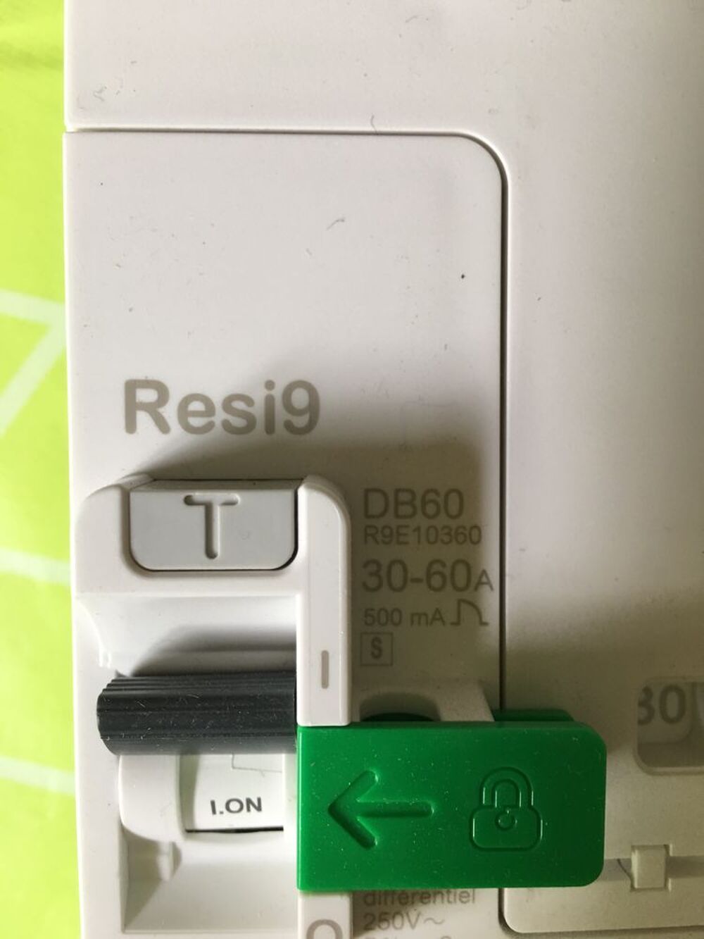 disjoncteur differentiel S -30/60A Bricolage