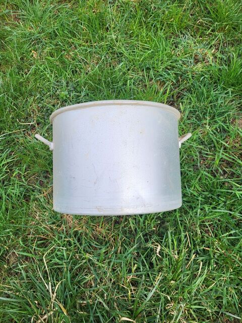 2 grandes marmites en aluminium Marly (57)