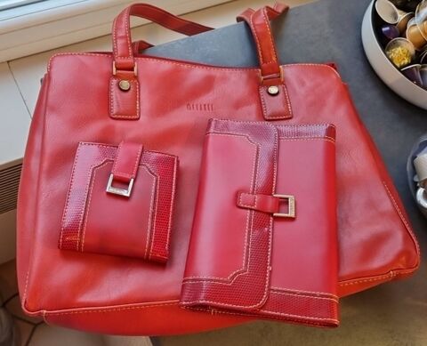 Lot sac a mains cuir Mélanie,  compagnon et porte monnaie cuir rouge Hexagona neufs. 100 Oullins (69)