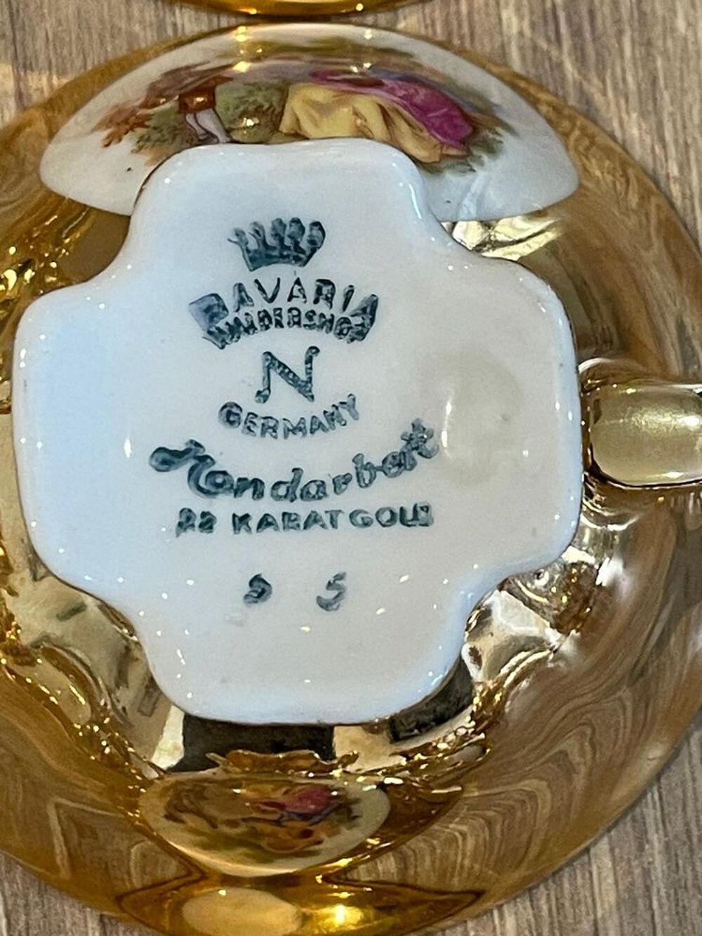  Ensemble complet caf&eacute;/th&eacute; en porcelaine BAVARIA 